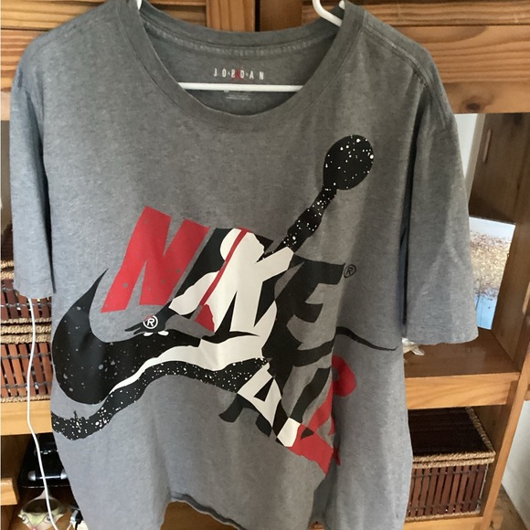 Nike Jordan Gray T-Shirt with Red and Black Graphic - Picture 7 of 7